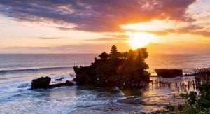 Full-day Bali Sightseeing Tour to Bedugul with Sunset at Tanah Lot Temple