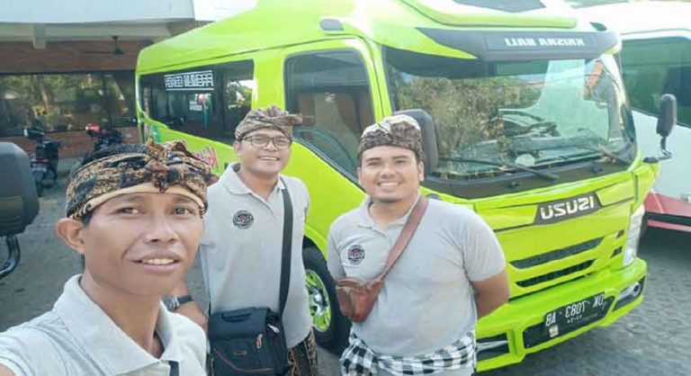bali tour guide and driver